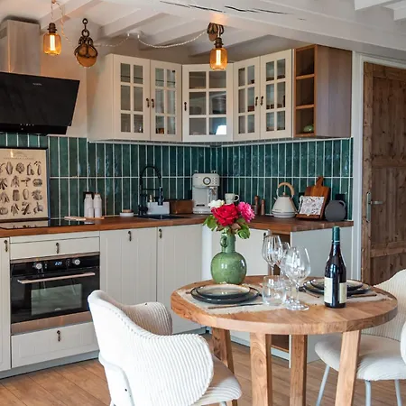 Domaine De La Baie De Somme, Vanadis Love hotel *