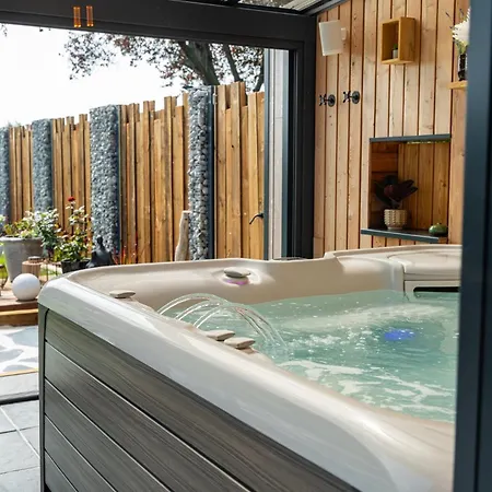 Domaine De La Baie De Somme, Vanadis Love hôtel